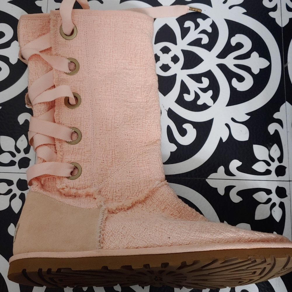 Ugg Women's size 11 Lace Up Pink Tweed Boot